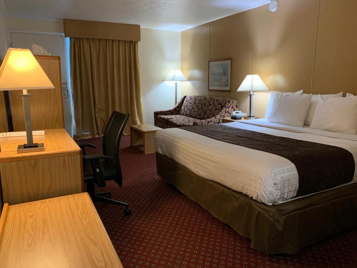 Red Carpet Inn & Suites Ebensburg ภายนอก รูปภาพ