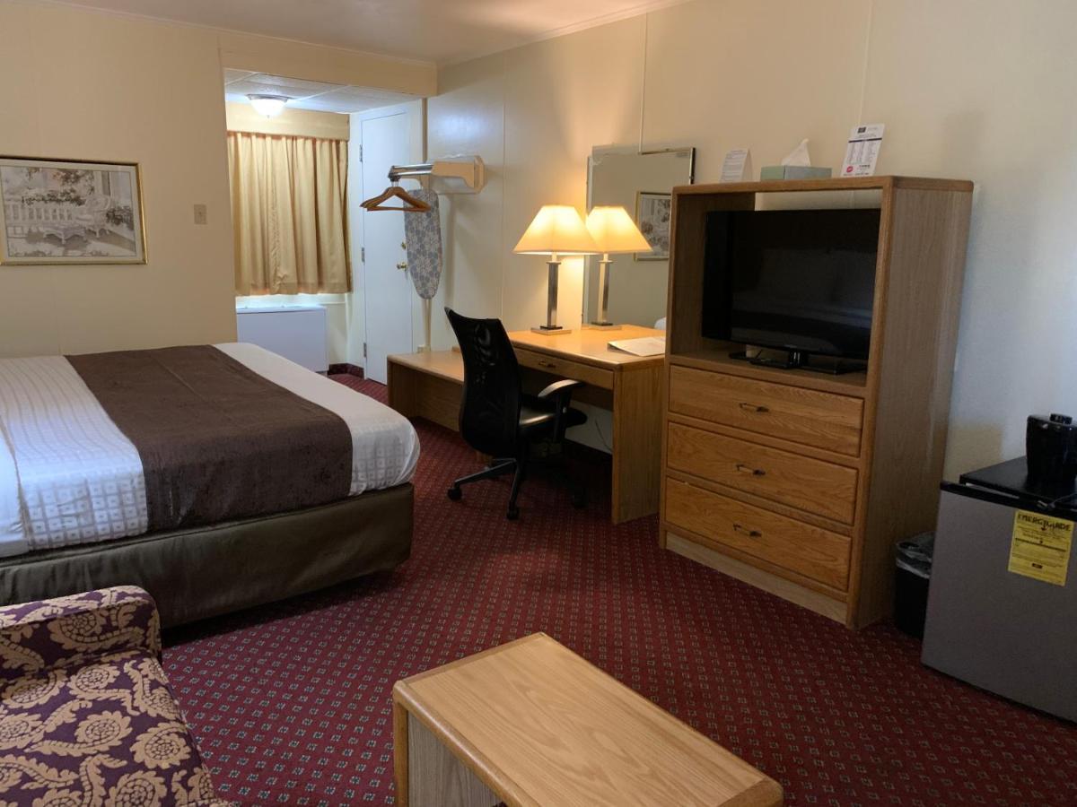 Red Carpet Inn & Suites Ebensburg ภายนอก รูปภาพ